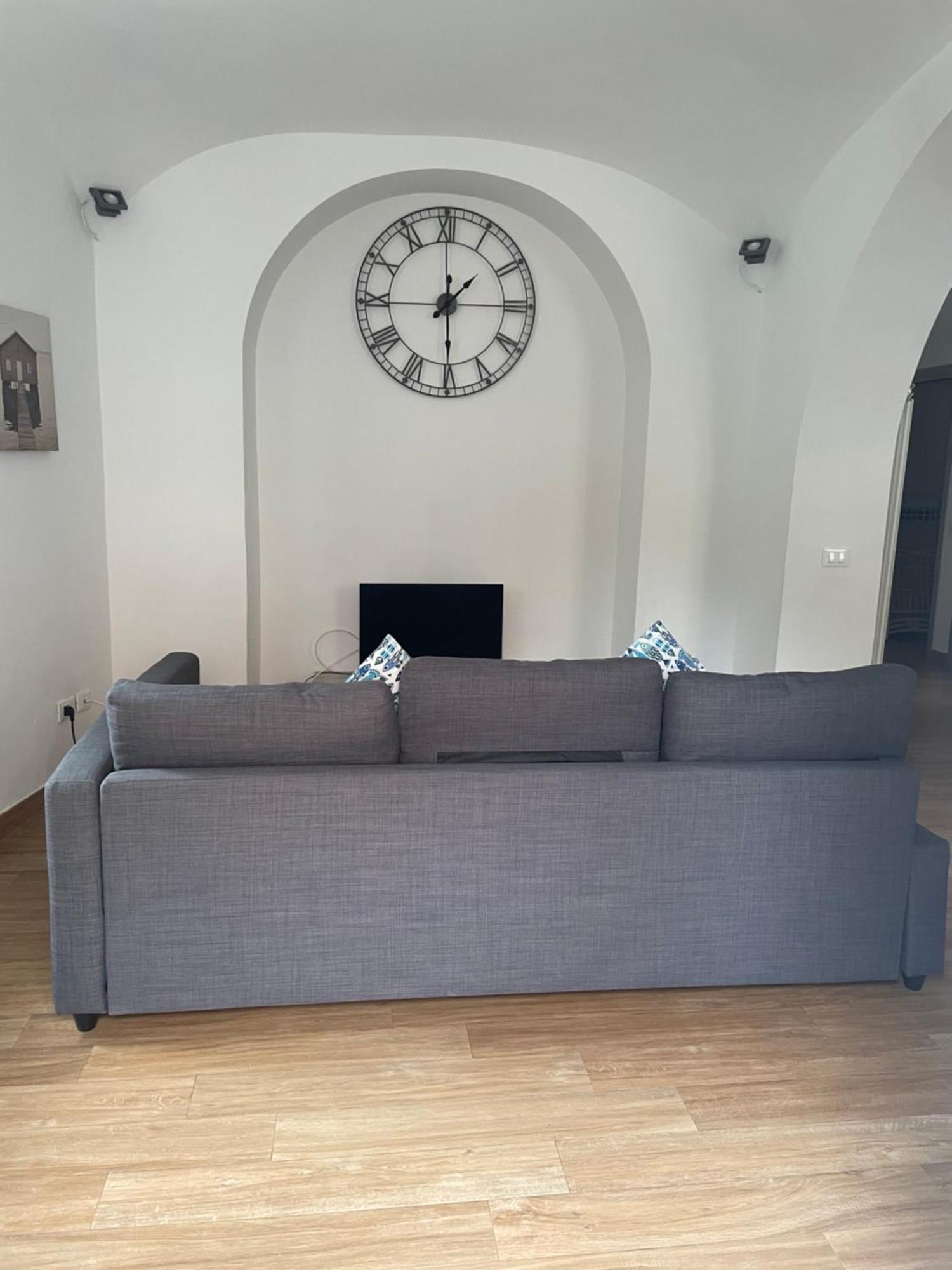Elle'S House Apartment Savona Bagian luar foto