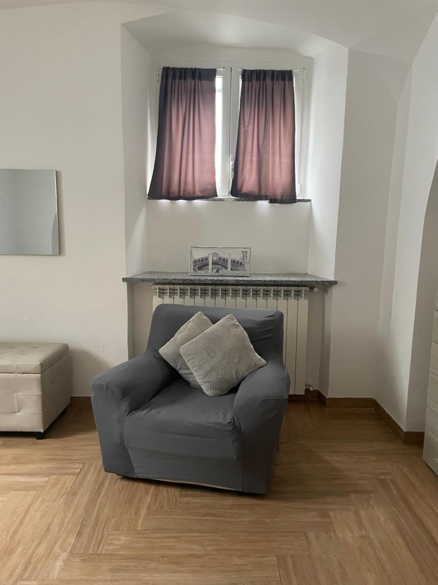 Elle'S House Apartment Savona Bagian luar foto