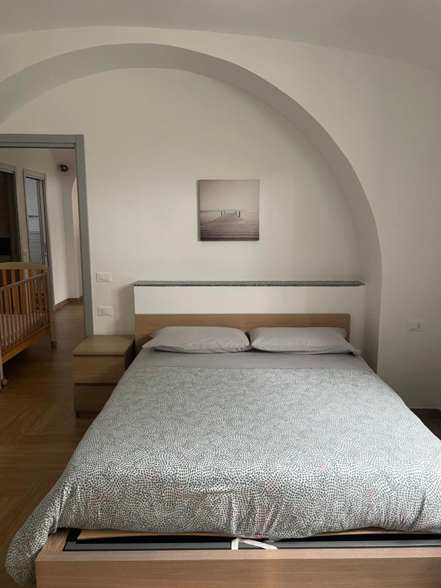 Elle'S House Apartment Savona Bagian luar foto